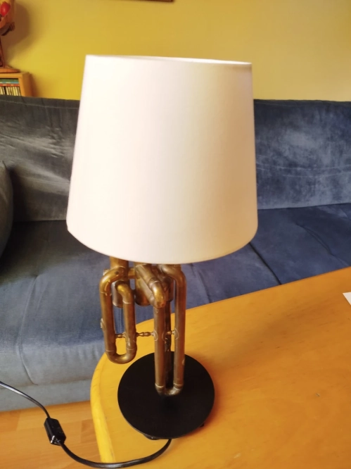 Lampka z części instrumentu