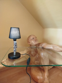 Piękna lampka z części fletu