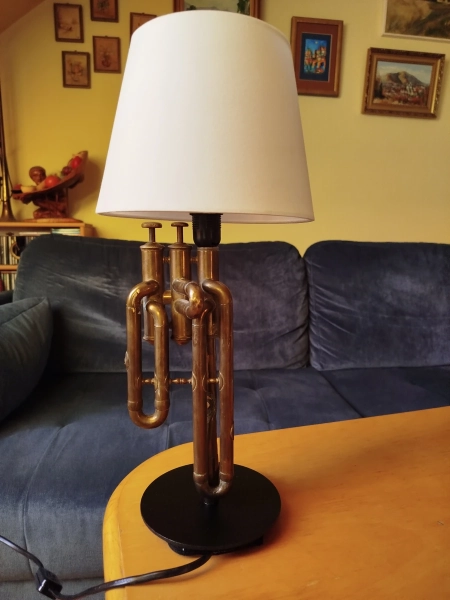 Lampka z części instrumentu