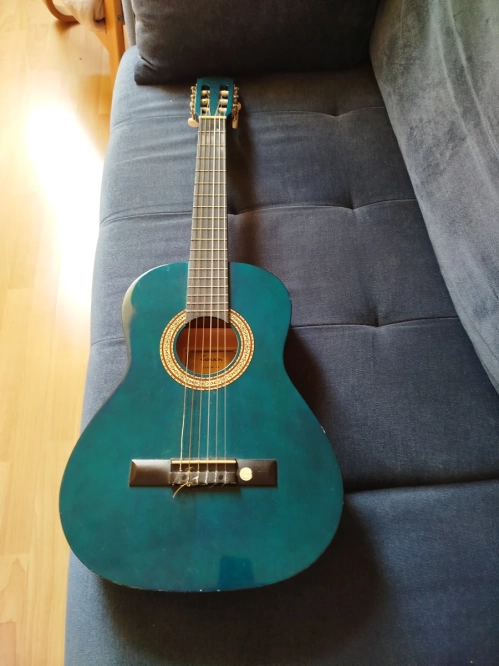 Sprzedam gitarę 3/4
