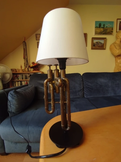 Lampka z części instrumentu