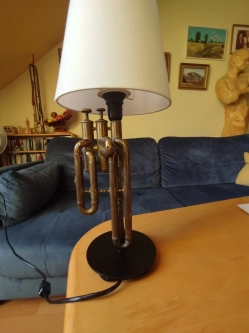 Lampka z części instrumentu