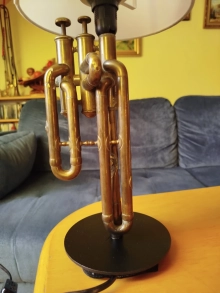 Lampka z części instrumentu